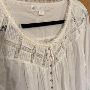 Eileen West Cream Lace Button-Up Top